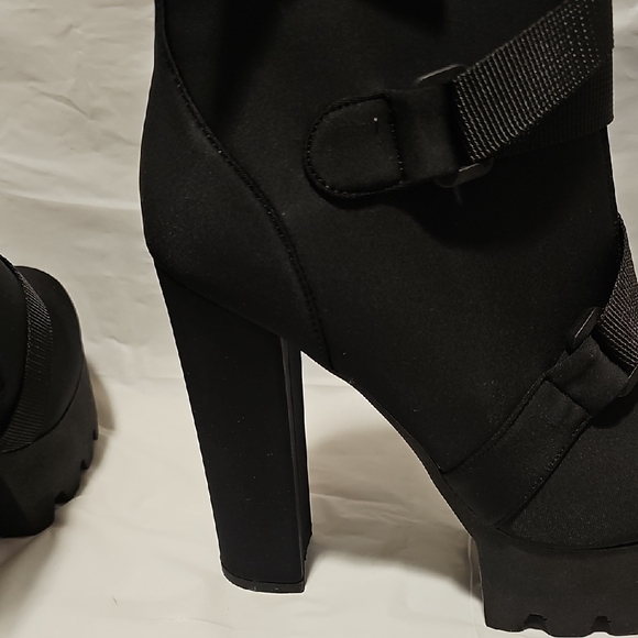 Chic Black Lace-Up Women's Boots - Picture 7 of 10